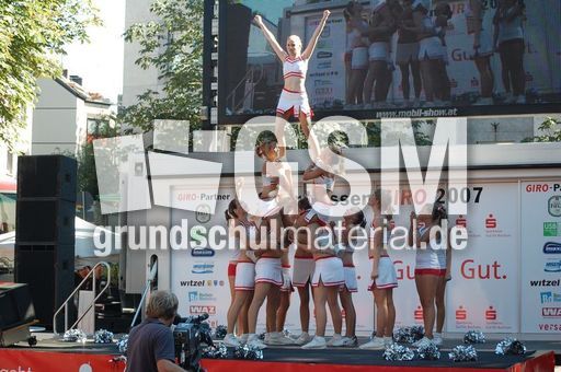 Cheerleader-Pyramide.JPG